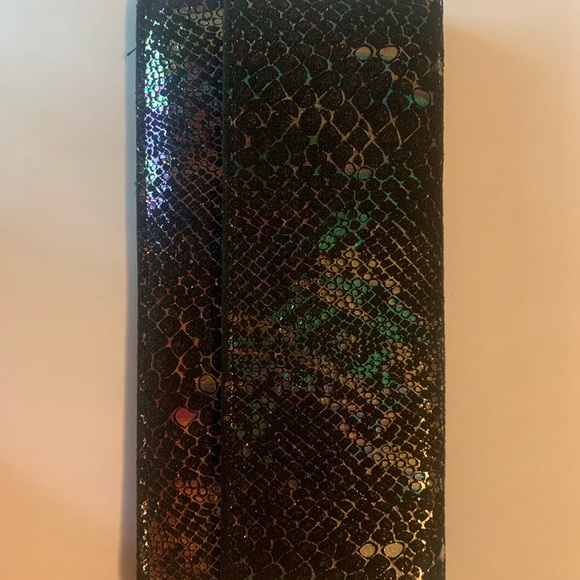 COOL COLORS SKIN WALLET.  7.5” long x 3.5” .75” deep.  RFID lined. - Picture 6 of 11